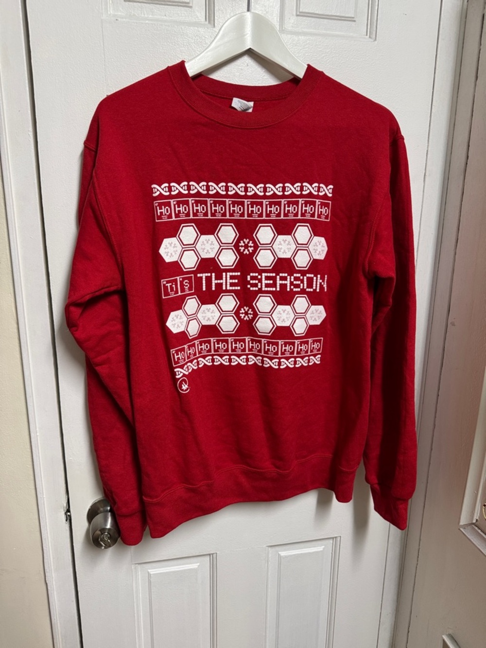 Red Men's Holiday Graphic Sweatshirt - 'Tis The Season